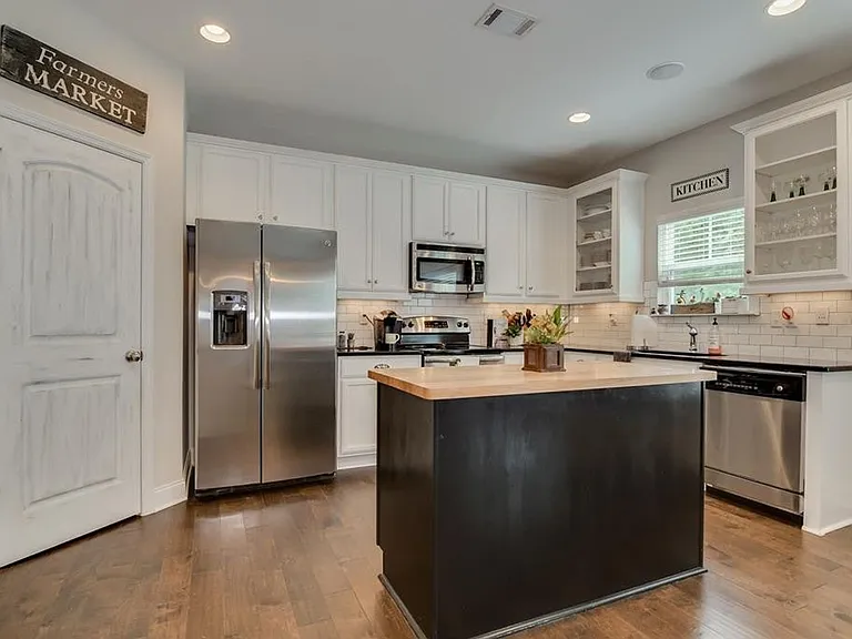 1554 Driftwood Ln — Photo 24