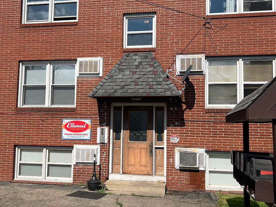1st image of 1217 Center Ave APT 4