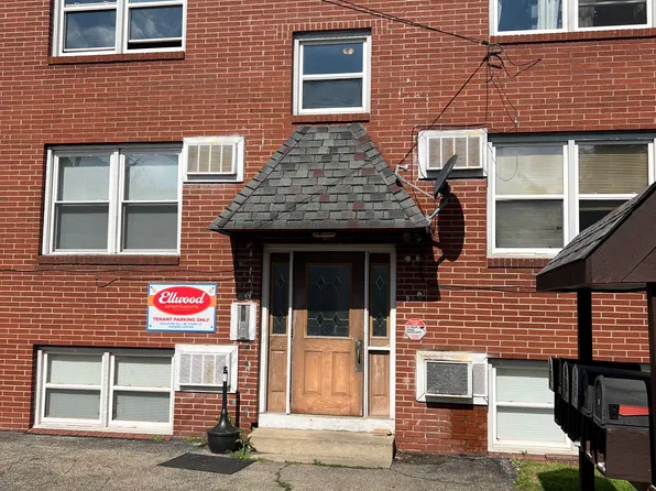 1217 Center Ave APT 4, Ellwood City, PA 16117