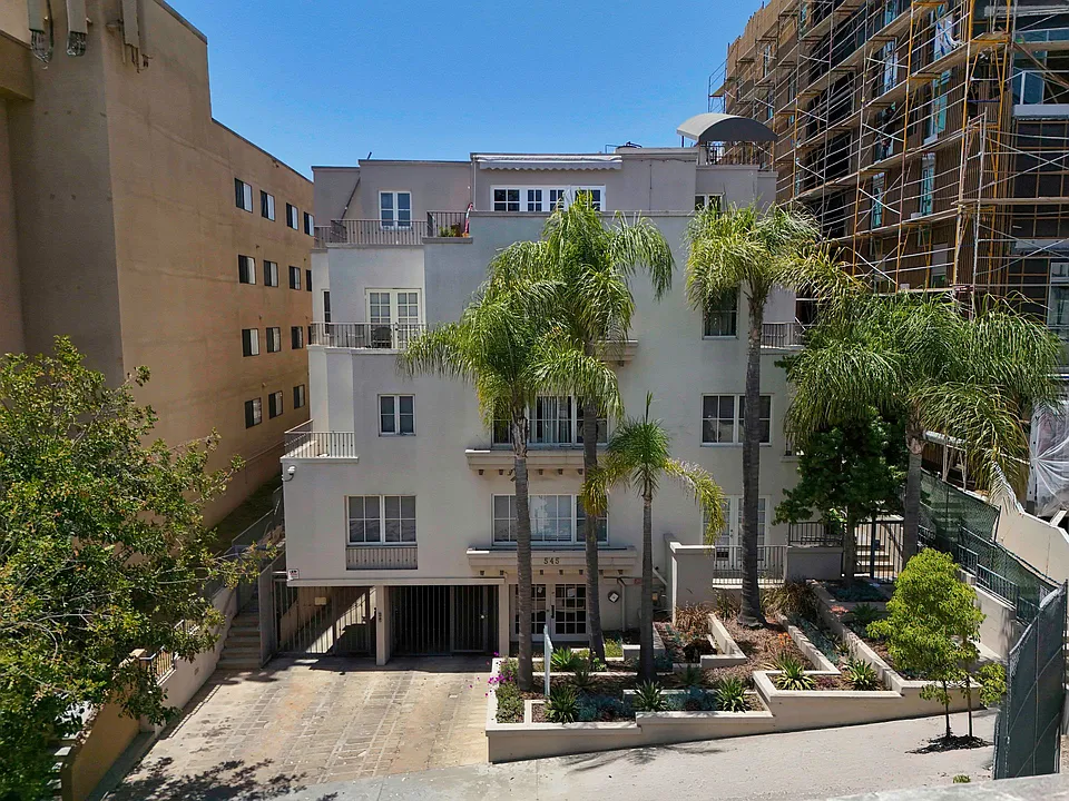 545 Glenrock Ave