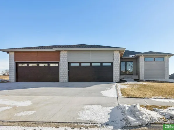 20658 Laurel Ave, Elkhorn, NE 68022