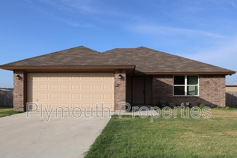 1st image of 202 E Avenue H