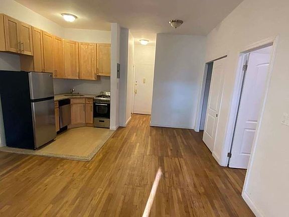 5th image of 450 W 58th St #5LL