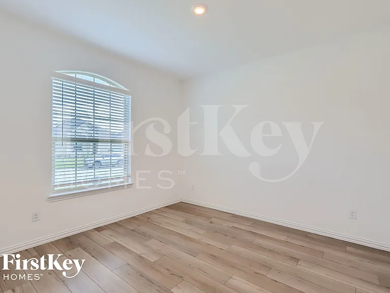 212 Wyndemere Ln — Photo 19