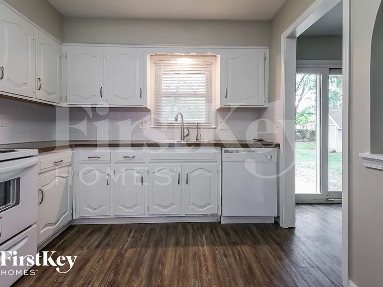 9805 N Cove View Ct — Photo 8