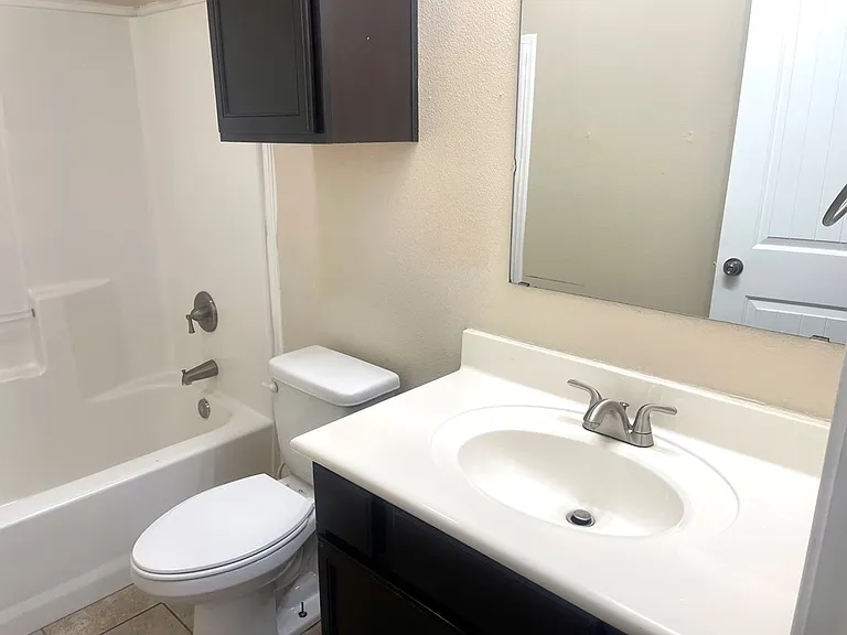 9918 Lamar Ave — Photo 16