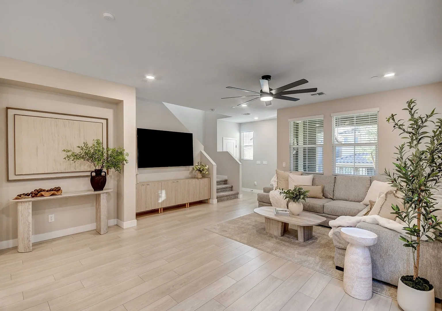 Designer Organic-Modern Dream Home In The Heart Of Inspirada Now Available For Rent! — Photo 2