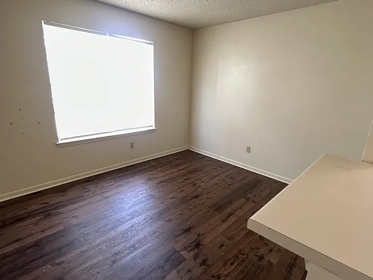1002 Summer Court Cir #B — Photo 3