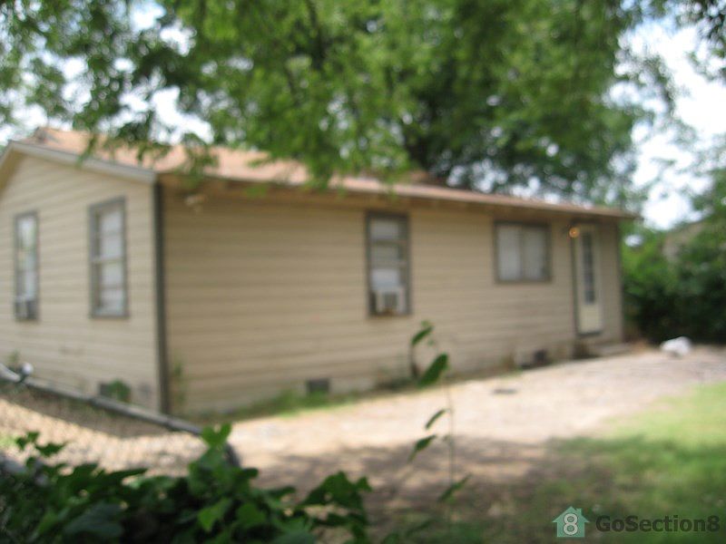 2nd image of 3903 Kolloch Dr
