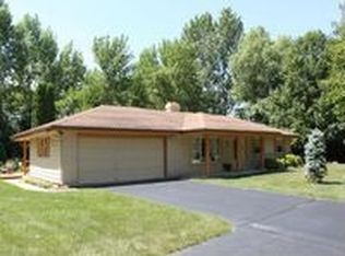 4527 W Squire Rd, Mequon, WI 53092