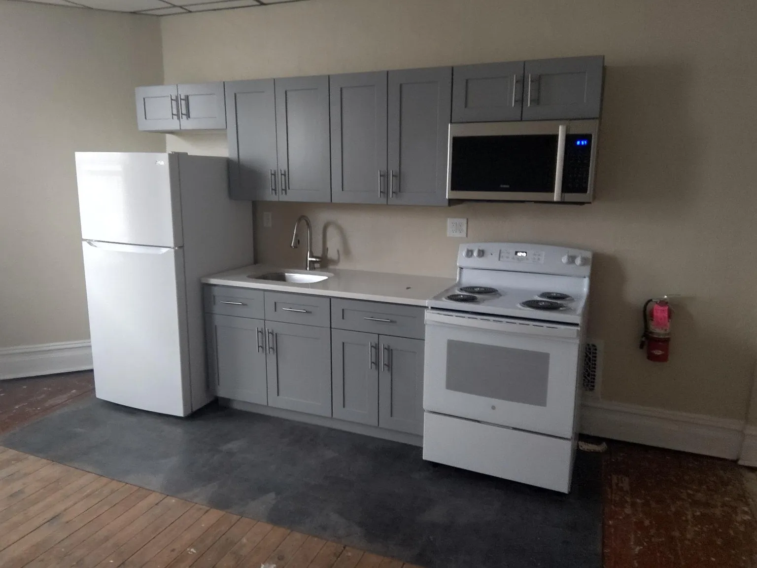 519 Dawson Ave #4 photo 1