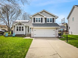 140 Melrose Dr, Waukee, IA 50263