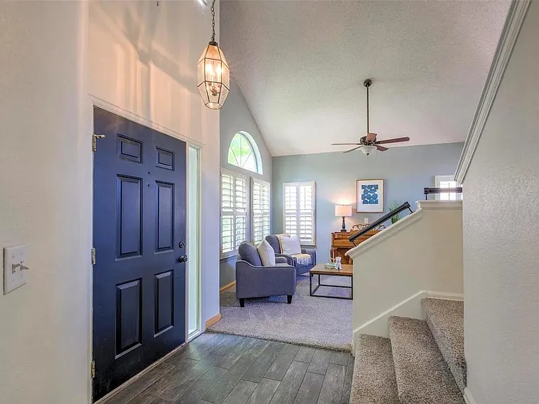 7618 Halleys Dr — Photo 8