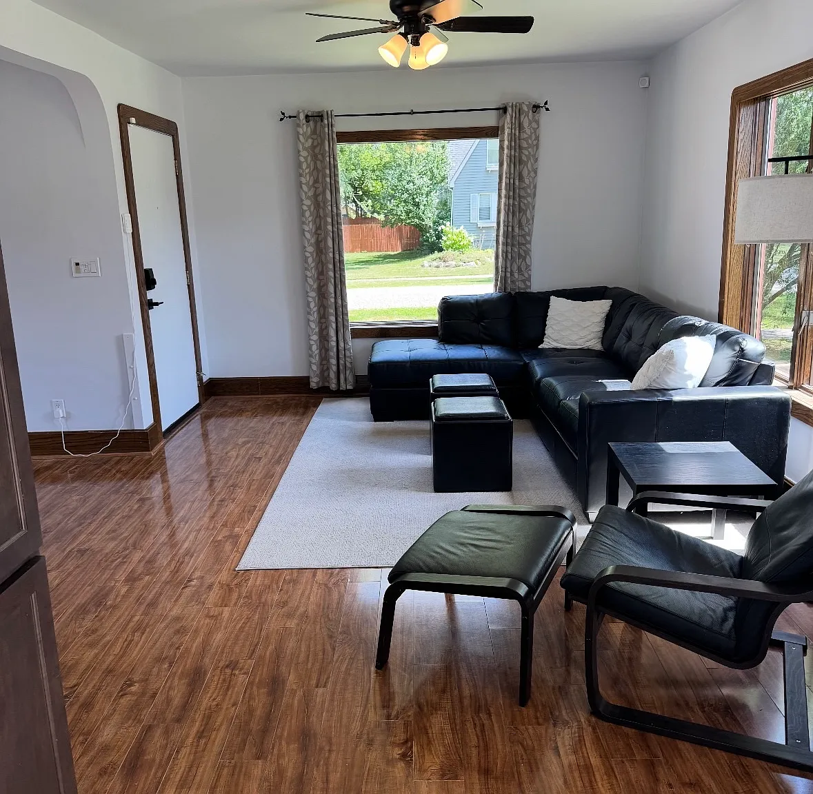 3 bed, 2051 sqft, $2,600 — Photo 3