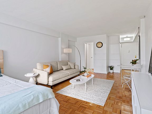 3rd image of 153 E 57th St APT 18C