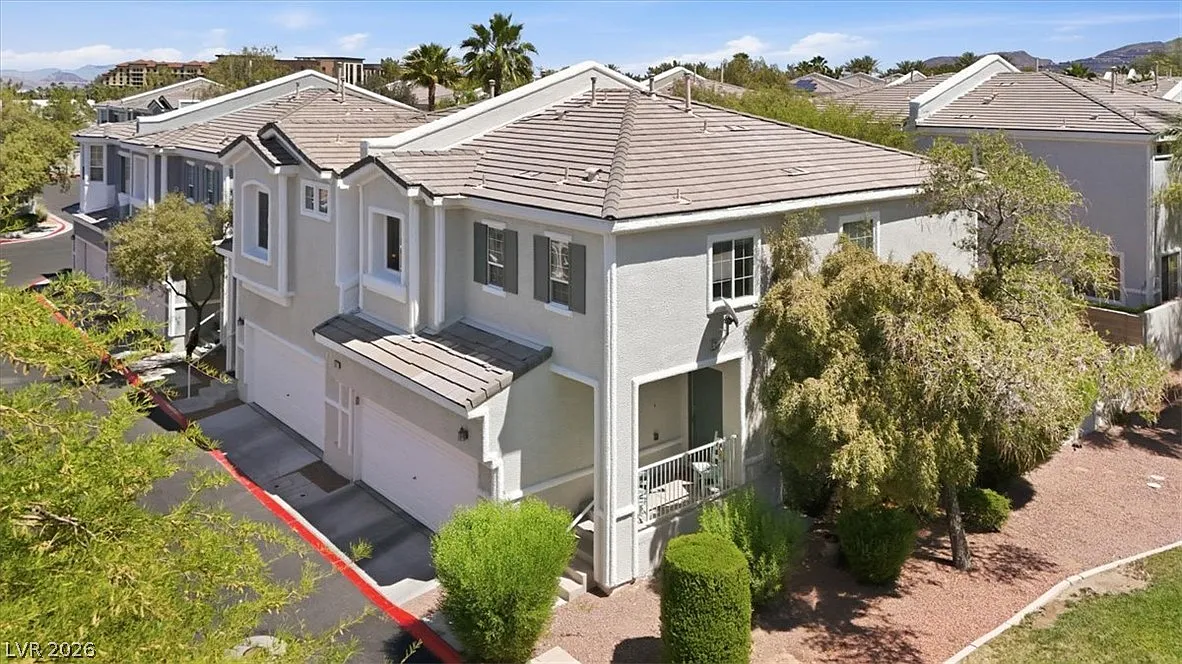 3 bed, 2.5 bath, 1610 sqft, $3,800 — Photo 2