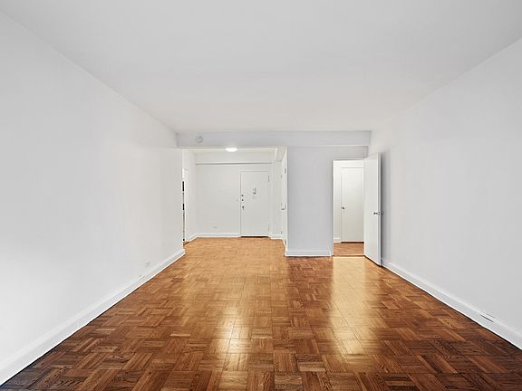 3rd image of 136 E 55th St APT 5B