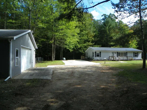 2400 N Coolidge Ave, Harrison, MI 48625