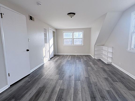3rd image of 825 Norfolk Ave