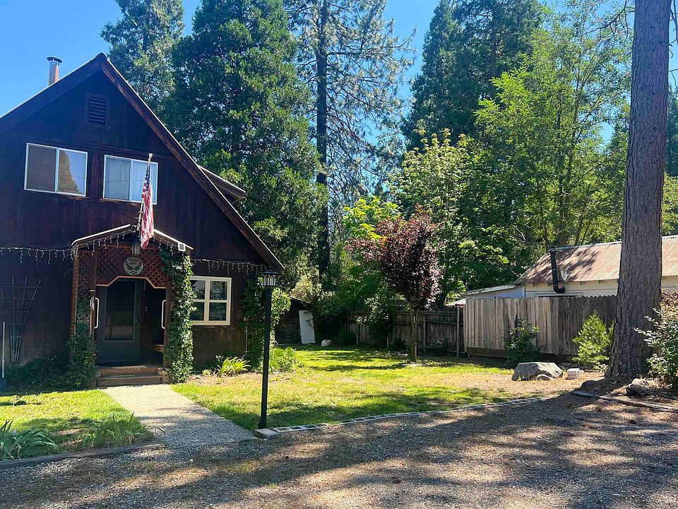 1st image of 220 2nd St