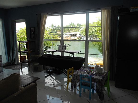 Lake view from Living Rm