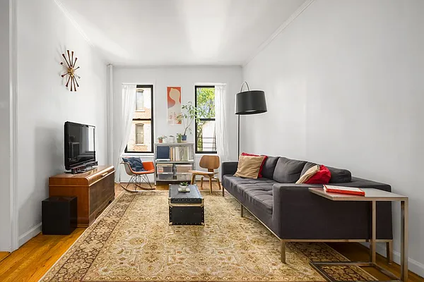 Sold by Poljan Properties Inc. | media 12