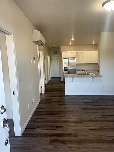 609 W Alder St #201 Photo 1