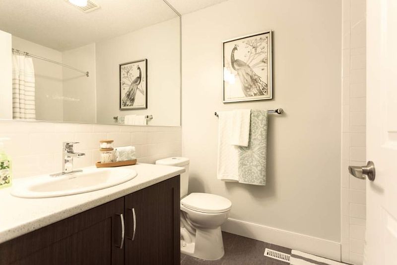 Calgary Townhouse for rent - 3 Bedrooms — photo 3