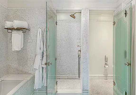 Sold by RELO REDAC INC. | media 7
