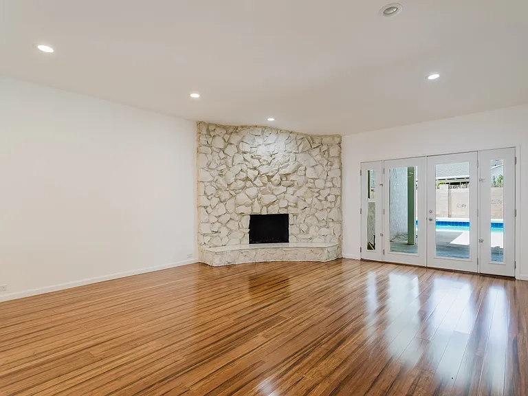 17419 Blackhawk St — Photo 28