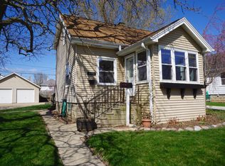 1955 S 91st St, West Allis, WI 53227