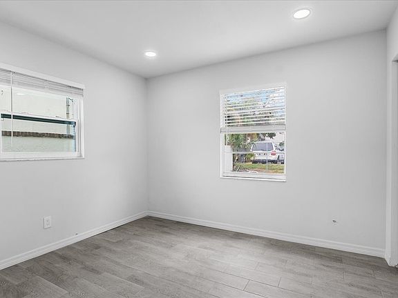 4th image of 6413 S Roberts Ave #A