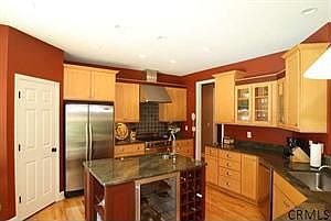 4th image of 7 Stony Brook Dr