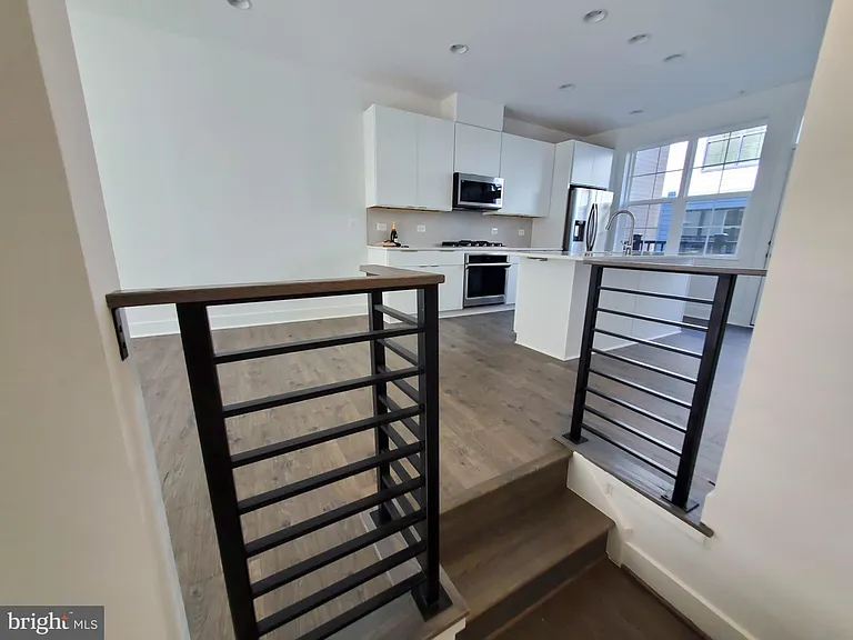 1882 Michael Faraday Dr — Photo 31
