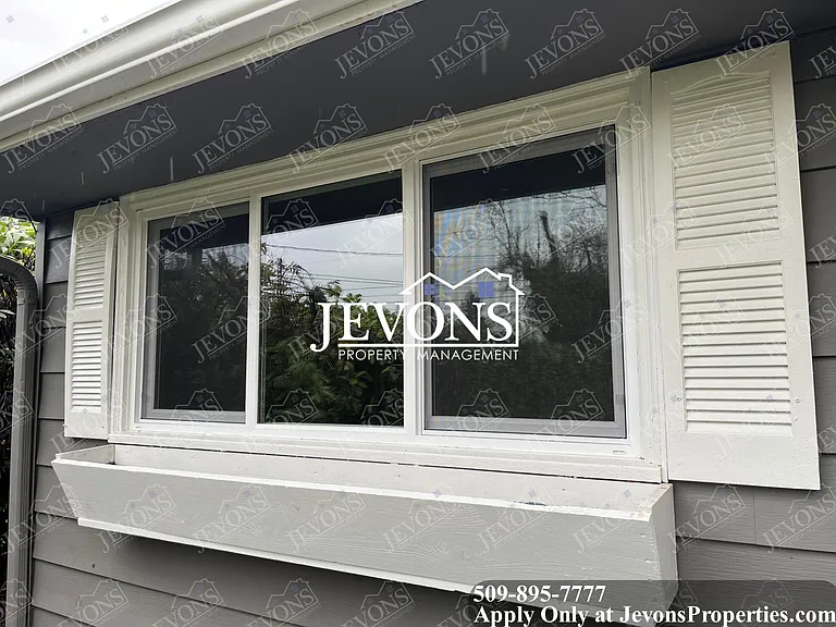 3571 E B St — Photo 44