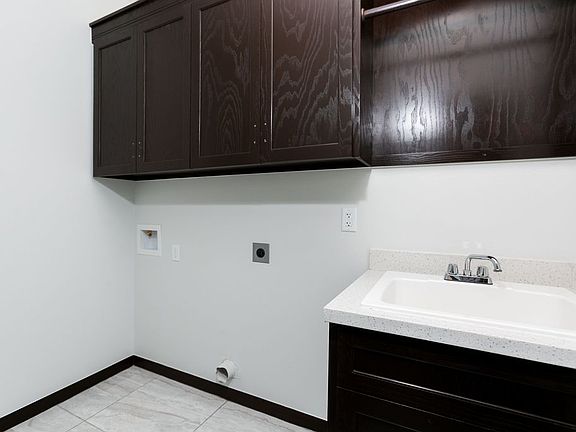 2nd image of 4005 Eucaliptus Ave