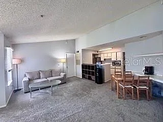 2 bed, 2.0 bath, 1026 sqft, $1,650 — Photo 2