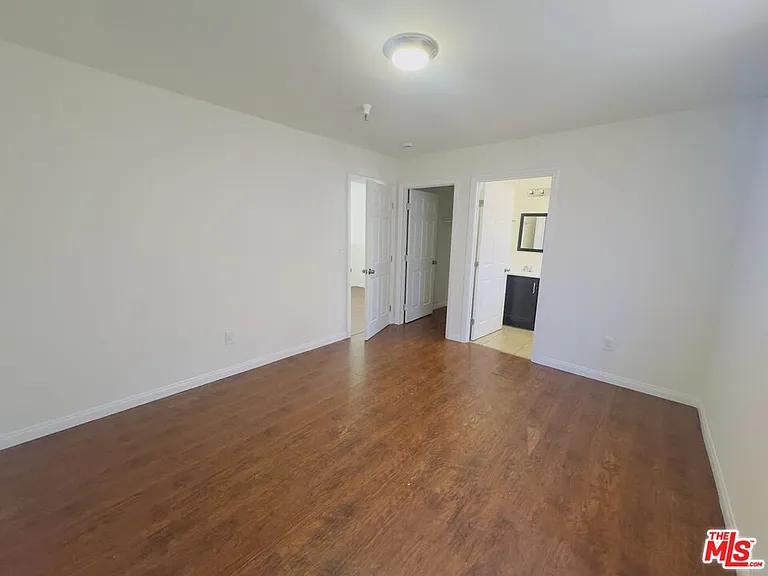 10605 Avalon Blvd — Photo 25