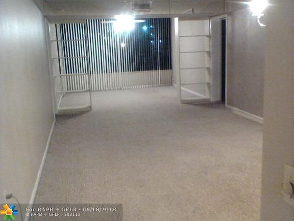 5th image of 1701 Whitehall Dr APT 201