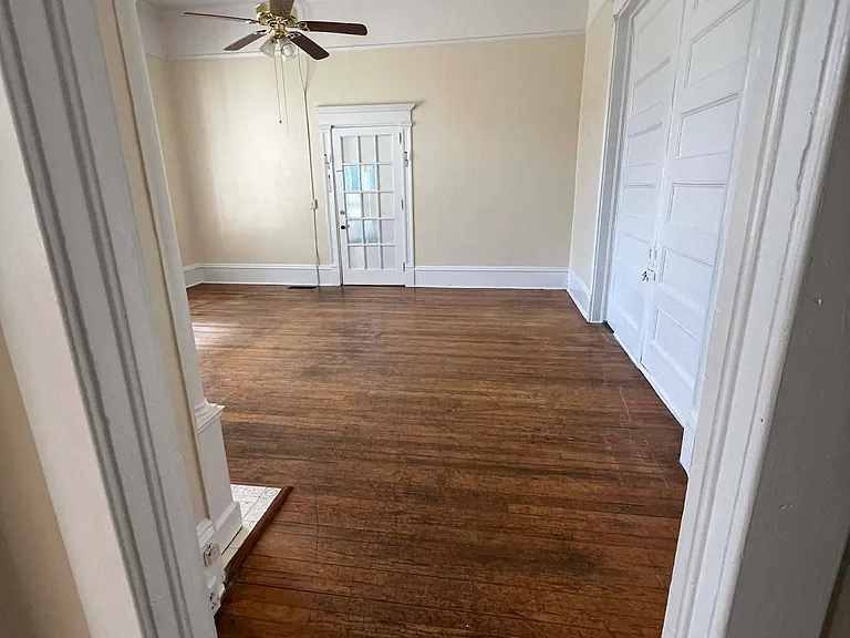 233 College St #1 — Photo 8
