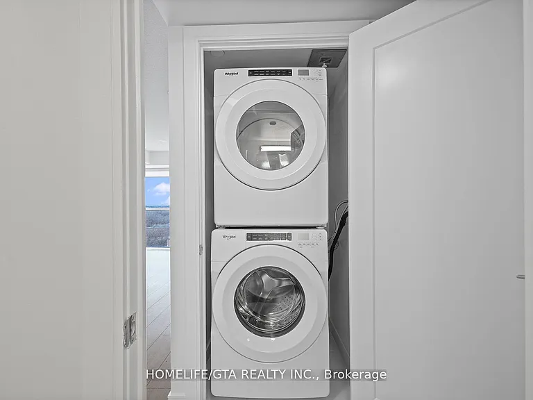 225 Village Green Sq #601 — Photo 21