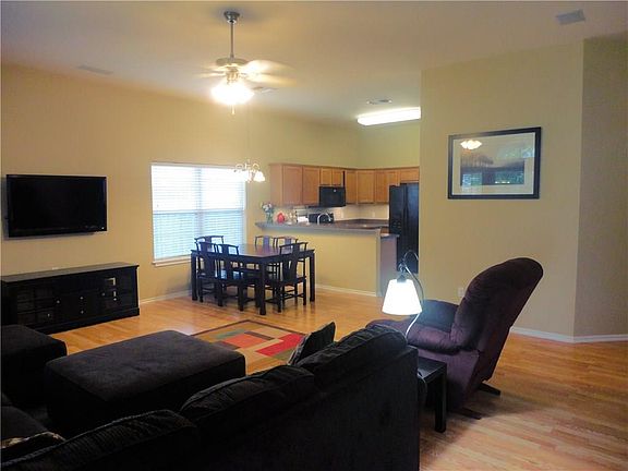 5th image of 2413 Chadsford Ln