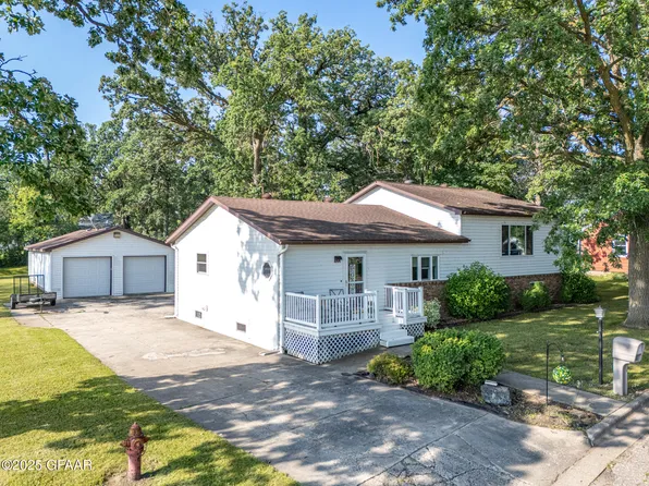 622 8th St NE, Fosston, MN 56542