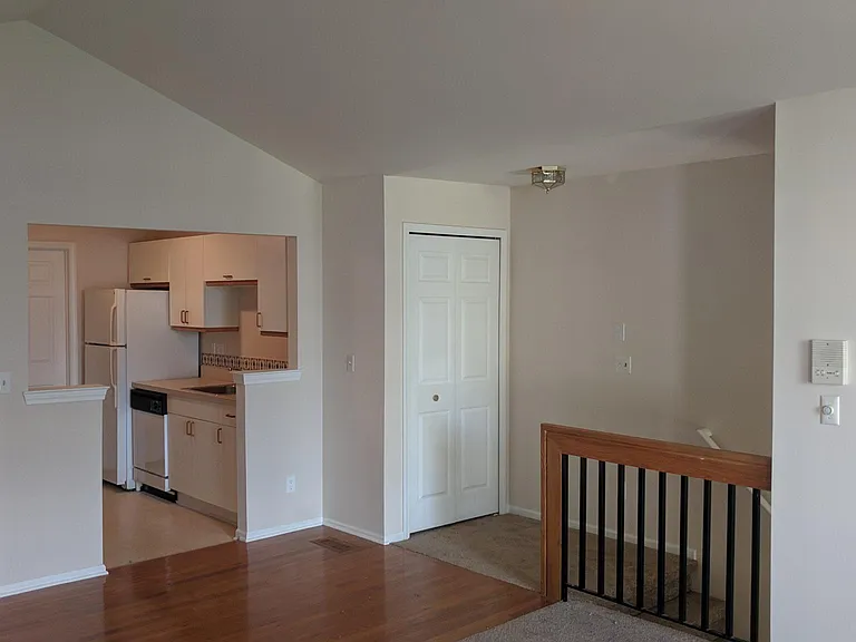 5348 Pine Aires Dr — Photo 3