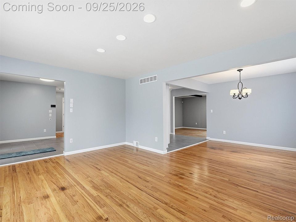 27046 Fairfax St, photo 9