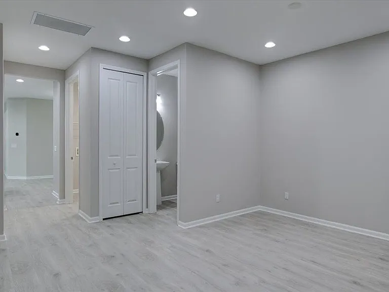363 Harborside Dr — Photo 3