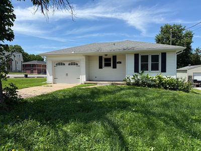 661 E Label St, Marshall, MO, 65340