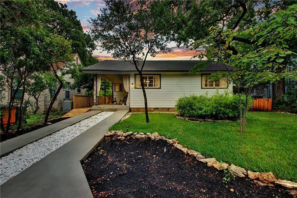 2 bed, 2.0 bath, 1395 sqft, $3,200 — Photo 1