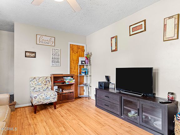4th image of 407 Mitchell Street #A & B