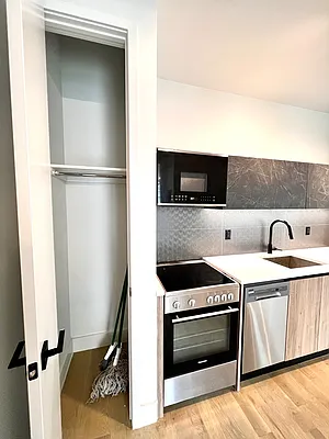 Rented by City Vista Inc | media 46